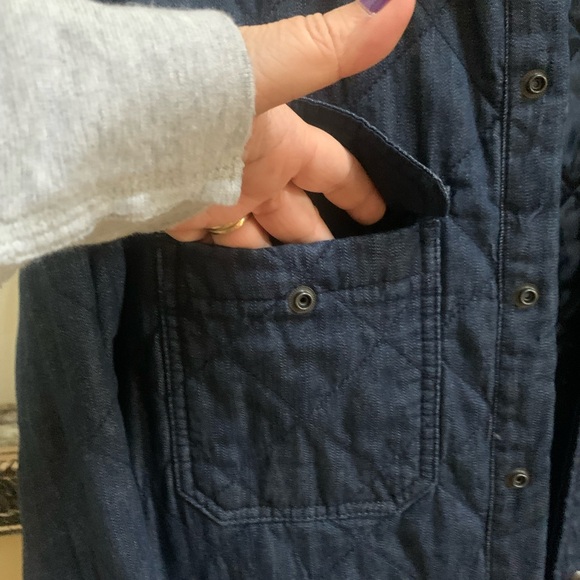 Old Navy women's M Blue quilted Barn jacket snap closure medium weight - Picture 4 of 9